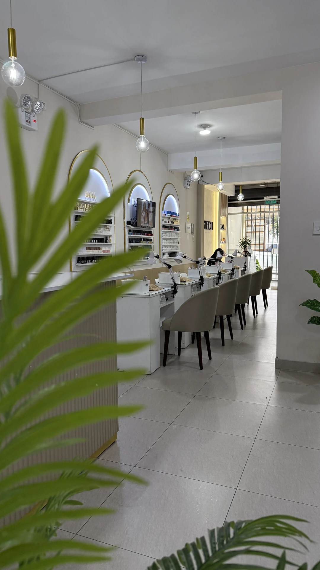 Estación de manicure del centro estético Gleich